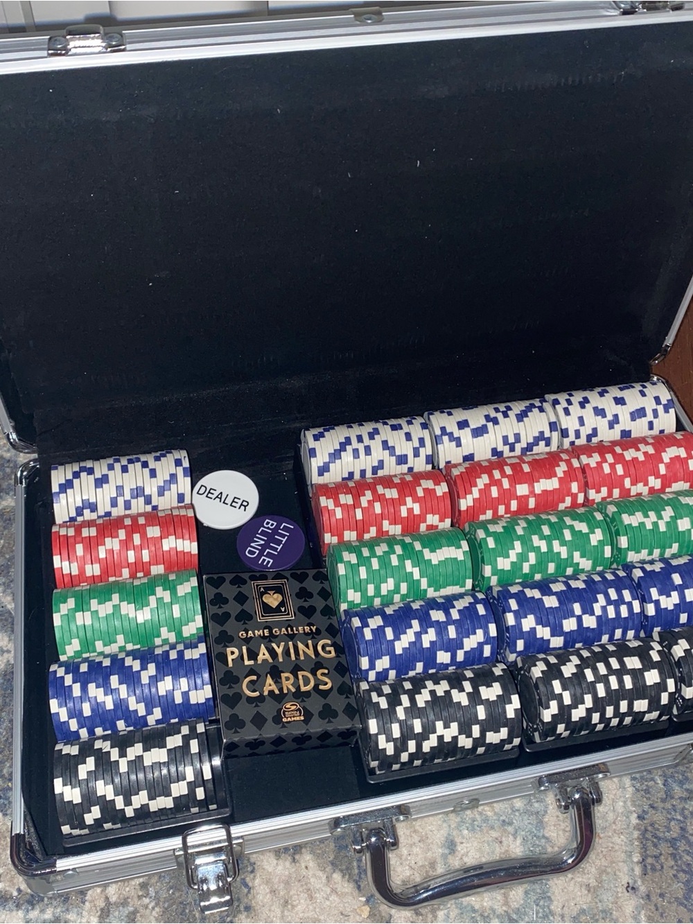 Gallery Poker Kit with Red, Green, Blue, White, and Black Chips